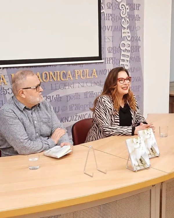 Jelena Miholjević predstavila zbirku poezije "Taj glas"