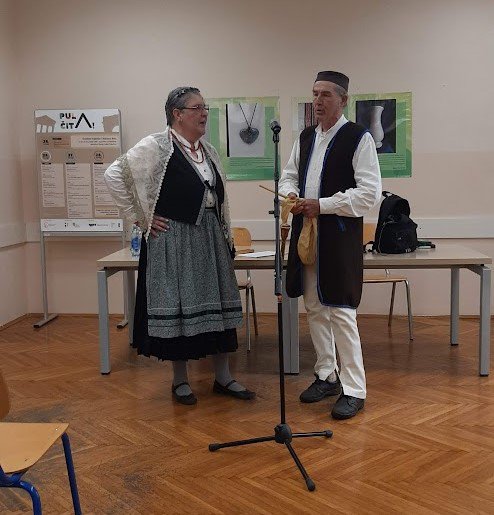Pjesnici čitaju: Avelina Damijanjević Draguzet i Drago Draguzet